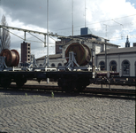 849423 Afbeelding van een kabelwagen van N.S. / Electrorail op de losweg van het N.S.-station Amersfoort te Amersfoort. ...